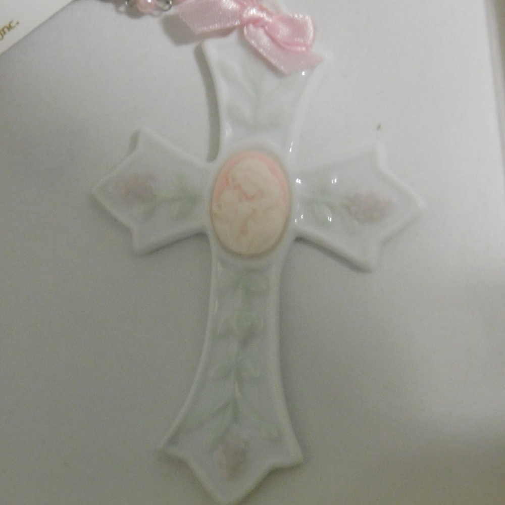BABY GIRL'S 1ST ROSARY SET WITH ROSARY & CROSS NEW - Picture 3 of 8